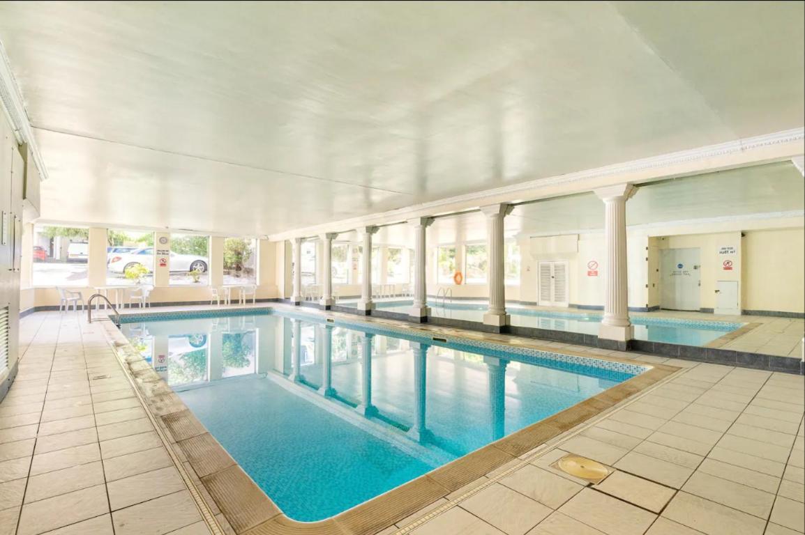 Central Bright 3 Bed Flat With Pool & Parking Edinburgh Ngoại thất bức ảnh