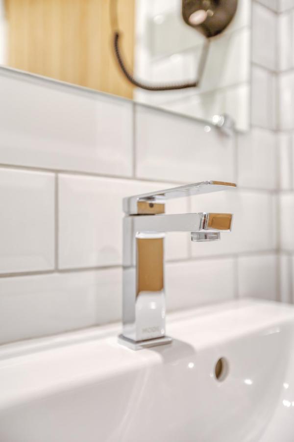 Central Bright 3 Bed Flat With Pool & Parking Edinburgh Ngoại thất bức ảnh